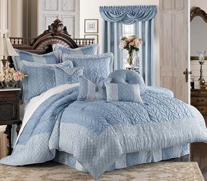 Creme A La Mode Comforter
