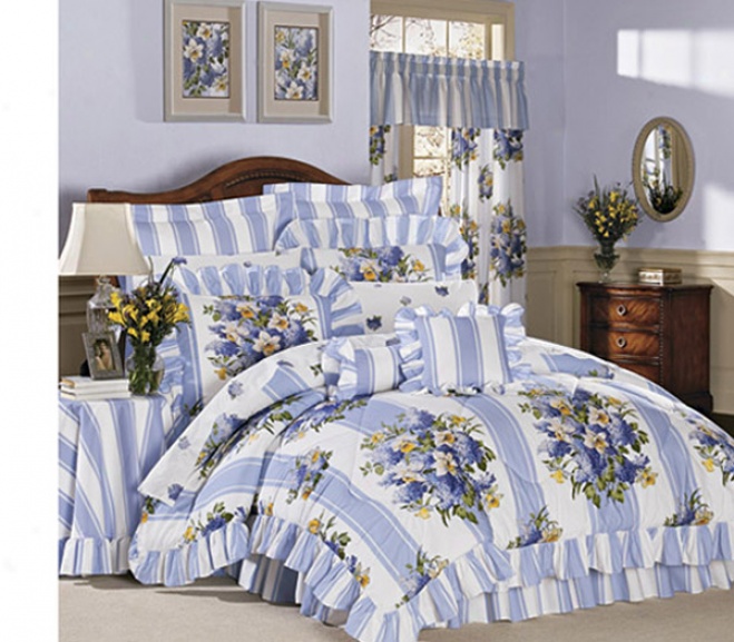 Daffodil Embelisshed Comforter