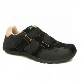 Features Traverse Strap